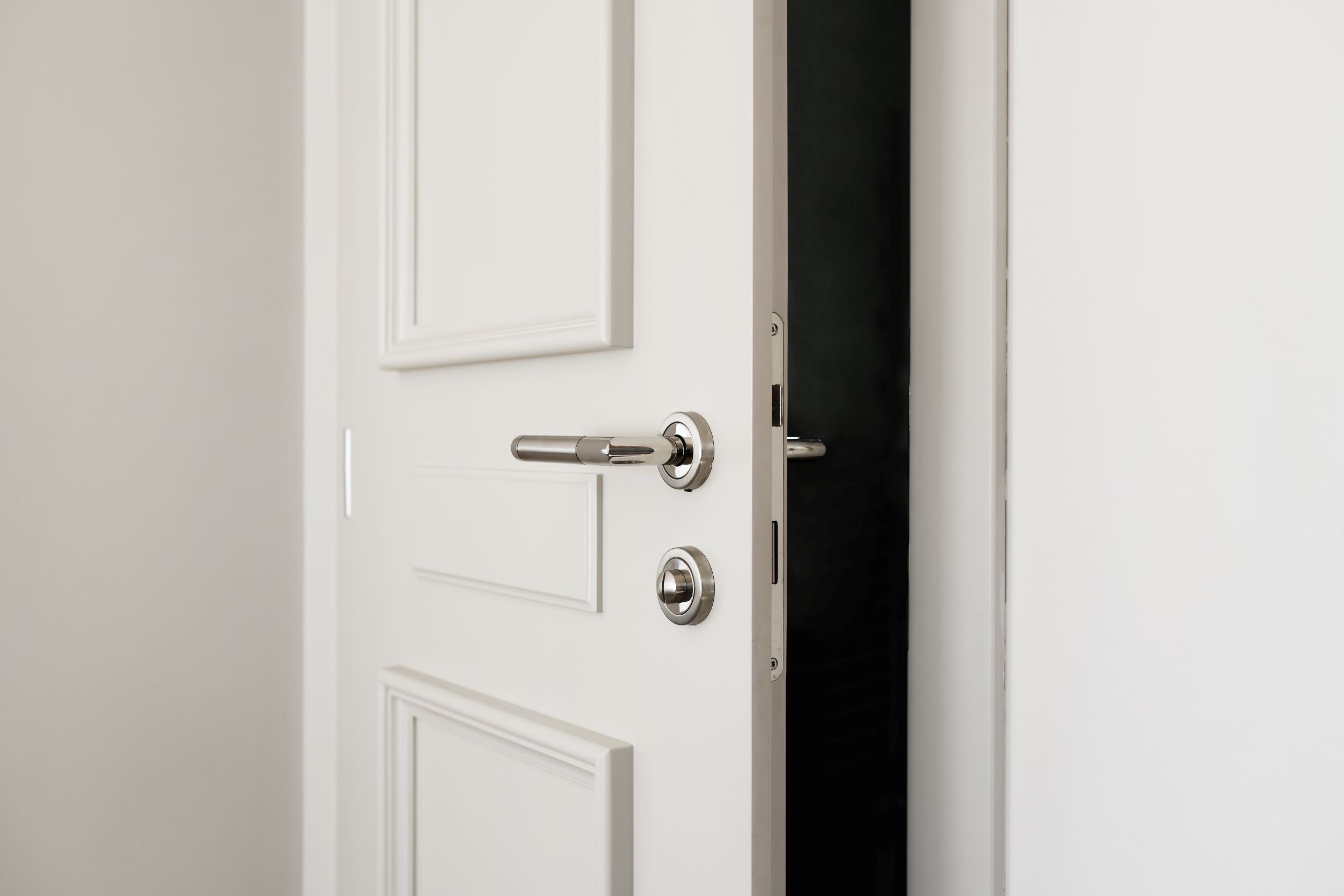 引き戸と開き戸の室内ドアの違いは？特徴やメリット・デメリットを解説